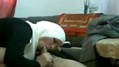 Amatuer Arabian damsel blows a dick and gets fucked