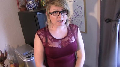 Housewife providing head