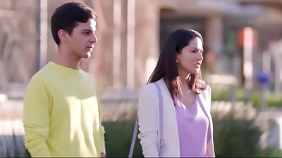 Karenjit Kaur S01E09 Sunny Leone's Life Story