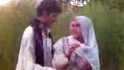 Arab babe flashes tits outdoors